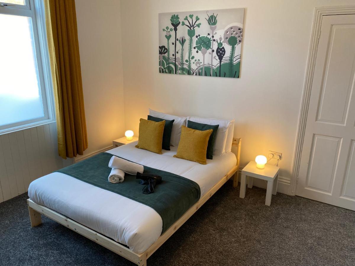 Kitchener - Wonderful 2-Bedroom Apt Sleeps 5 Free Parking Free Wifi غيتْسْهيد المظهر الخارجي الصورة