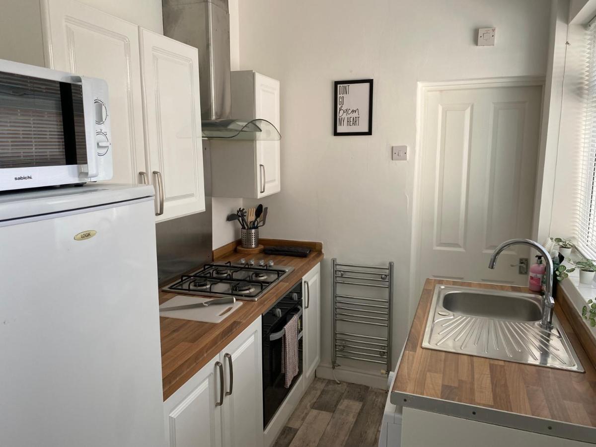Kitchener - Wonderful 2-Bedroom Apt Sleeps 5 Free Parking Free Wifi غيتْسْهيد المظهر الخارجي الصورة